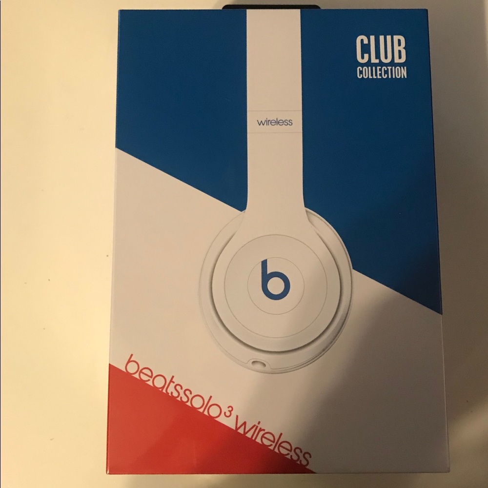 BRAND NEW beats solo 3 wireless headphones
